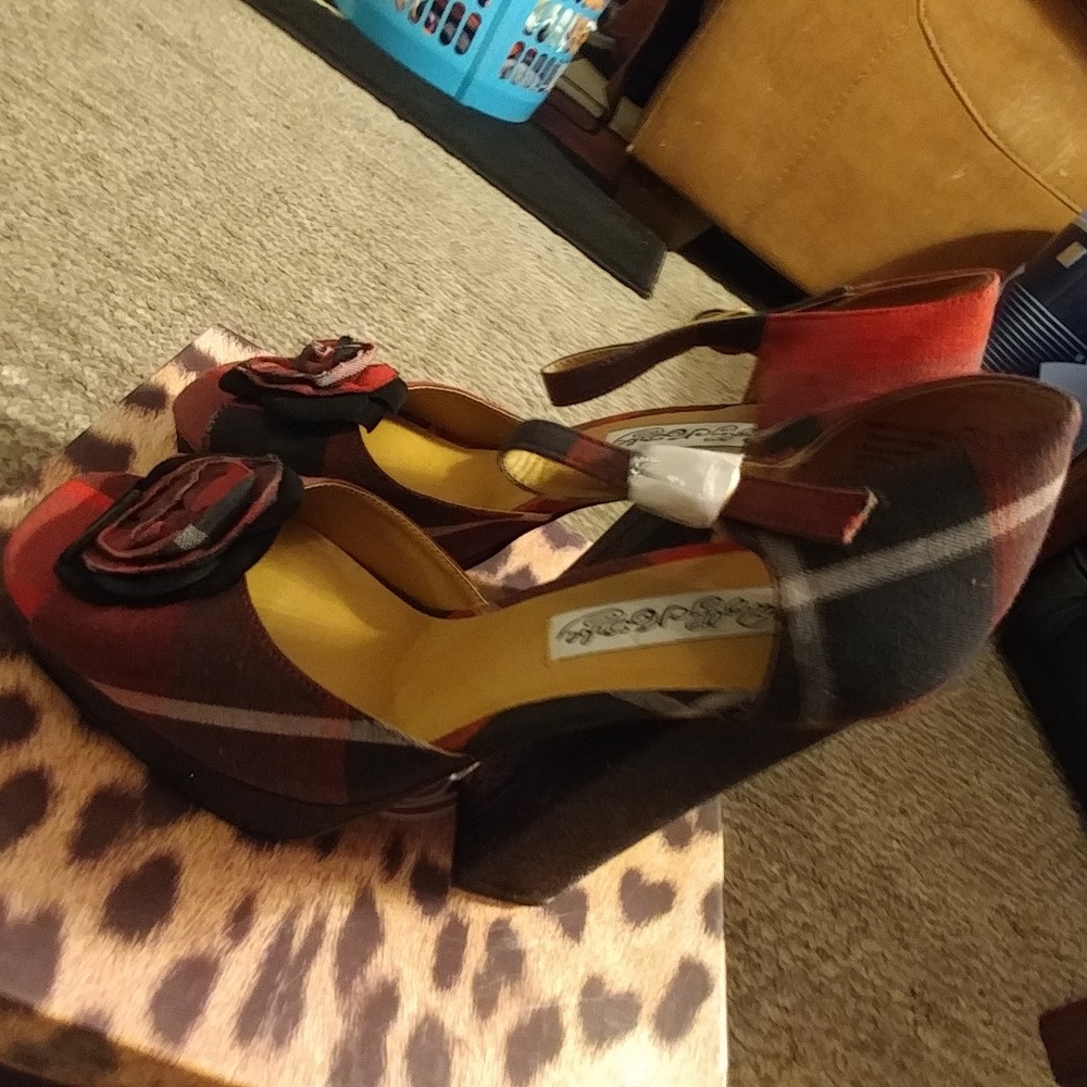 Tickle me pink high heels shoes.